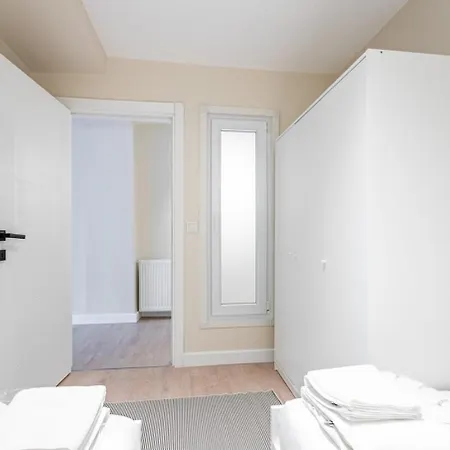 Apartment Brand New Modern Prime 2bd1bath Cozy Home! #244